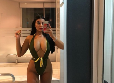 Mikaela Testa, bombă sexy pe Instagram, furioasă după ce platforma i-a ascuns "like"-urile