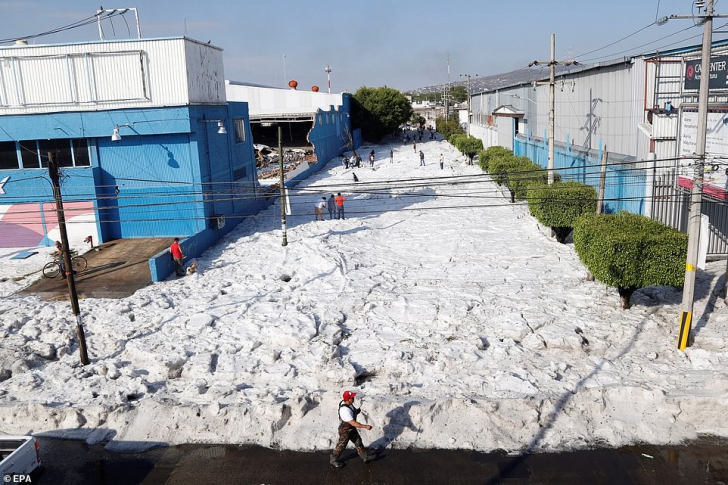 Gheata pe strazi in Mexic!