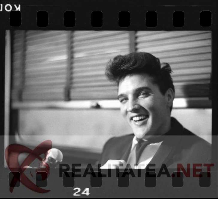 Negativ original: Elvis Presley in 1960. Arhiva: Cristian Otopeanu