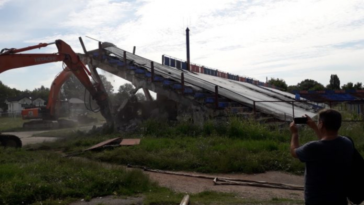 A început demolarea stadionului „Eugen Popescu” din Târgoviște