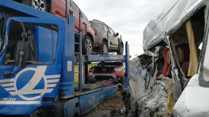 Șase mașini s-au ciocnit în Olt: un mort și 19 răniți! Plan roșu de intervenție - VIDEO