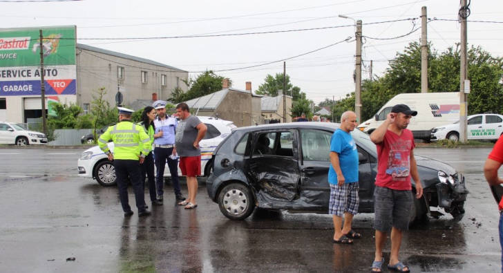 Accident grav, în Brăila: 3 mașini distruse, o victimă