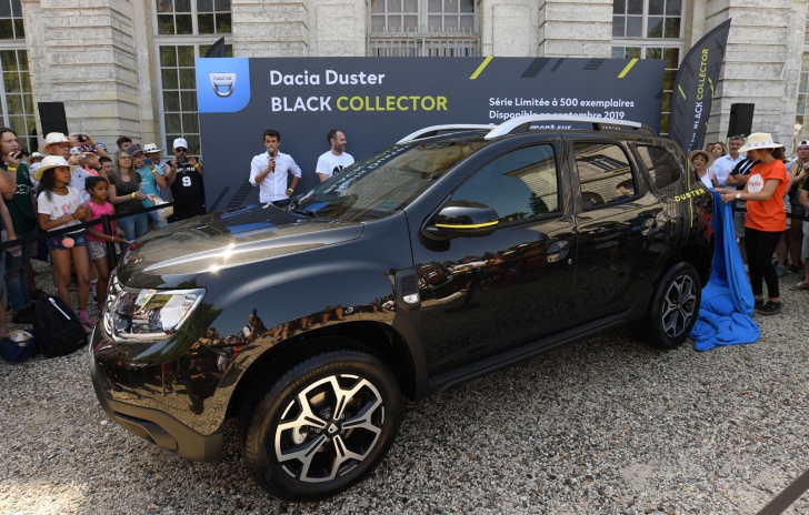 Dacia Duster Black Collector, maşina-surpriză fabricată în numai 500 de unităţi
