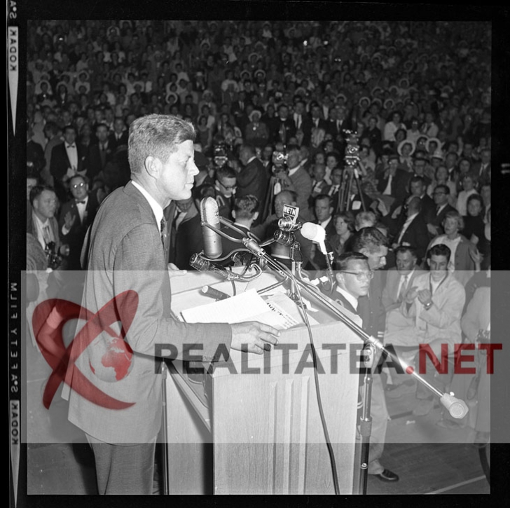 John F Kennedy in 1962. Imagine scanată de pe negativul original. Arhiva: Cristian Otopeanu