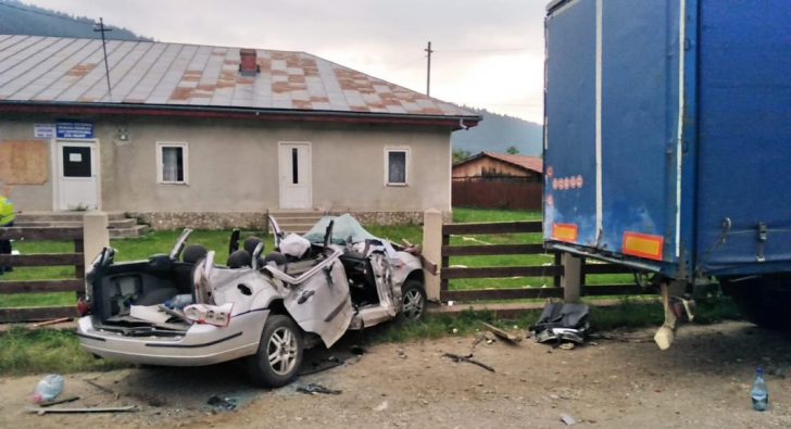 Cum s-a întâmplat accidentul în care 4 tineri și-au pierdut viața + imagini cu maşina distrusă