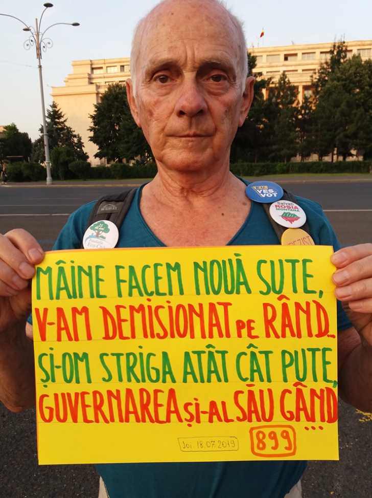 Mesaj din Piața Victoriei pentru guvernanți: ”V-am demisionat pe rând”