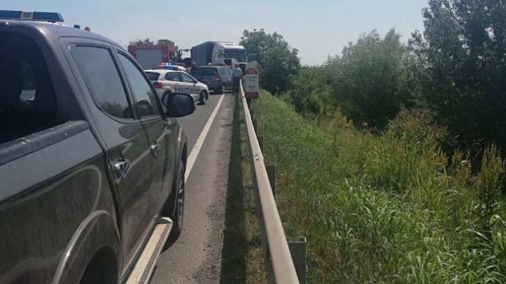 Grav accident în lanț, în Satu Mare: 5 victime, 3 mașini făcute praf