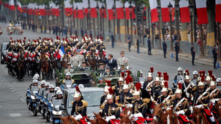 Președintele Macron, huiduit la parada militară de Ziua Franţei - VIDEO