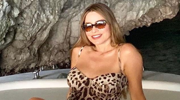Sofia Vergara, pictorial sexy în costum de baie - FOTO