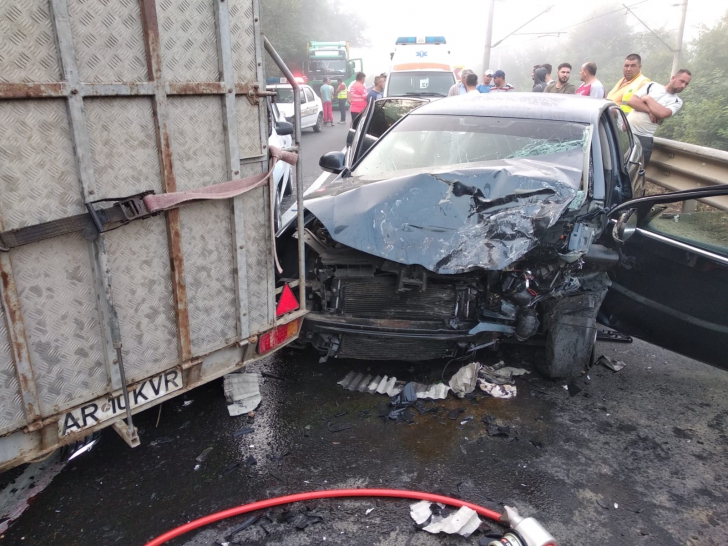 Zi de coșmar pe șoselele din România. Trei morți în două accidente cumplite