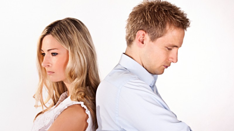 5 fraze cu care bărbații manipulează femeile în relații