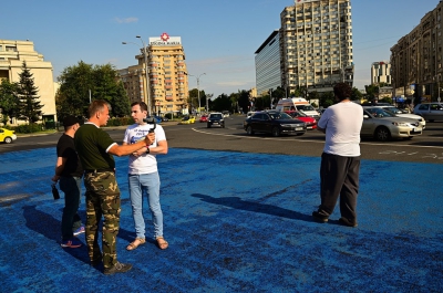 Tommy Tomescu, la pregătirile dinaintea protestului din 10 august 2019