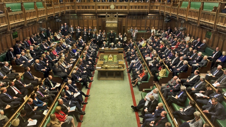 Revoltă în Marea Britanie. Britanicii se mobilizează împotriva supendării parlamentului