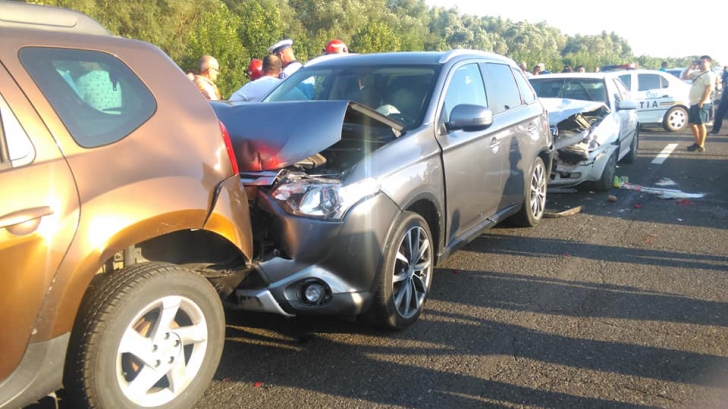 Accident în lanț, pe șoseaua dig Brăila – Galați: trei victime, 4 mașini făcute praf