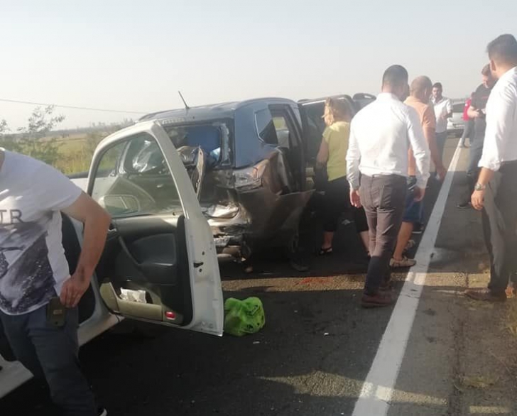 Accident în lanț, pe șoseaua dig Brăila – Galați: trei victime, 4 mașini făcute praf