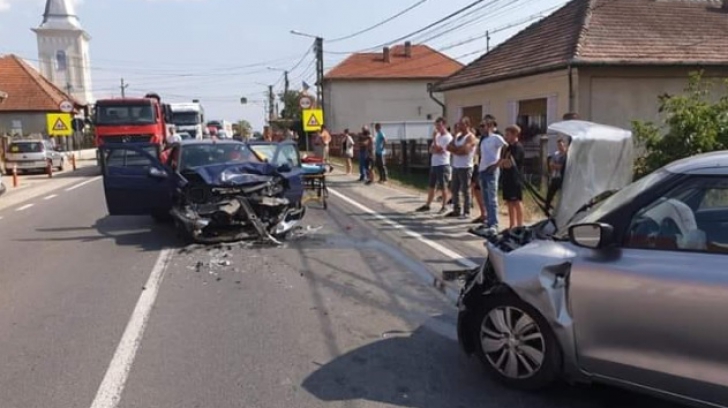 Accident înfiorător, în Săbișa. Un mort și doi răniți, după un impact nimicitor