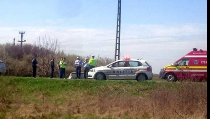 Acciodent grav, în Timiş: două victime, după ce maşina s-a răsturnat în şanţ