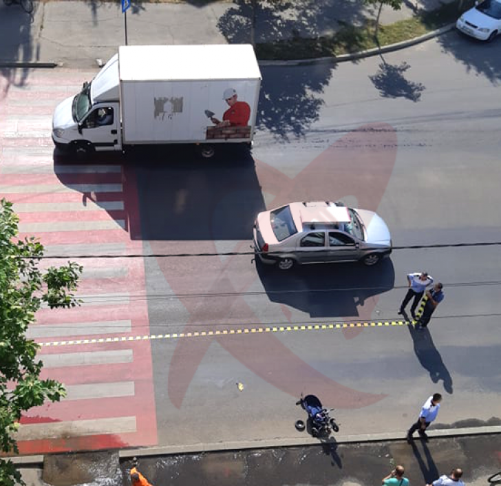 A spulberat un copil cu tot cu căruț pe o trecere din Bârlad