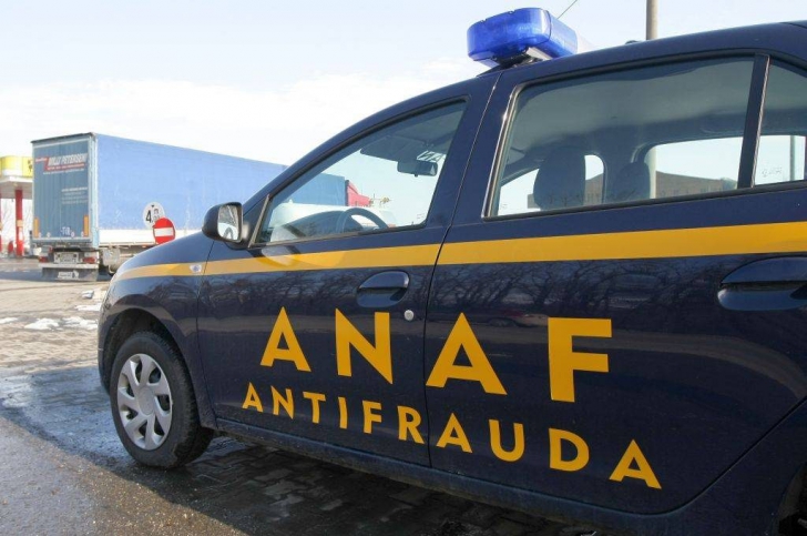 Inspector ANAF, urmărit penal pentru zece infracţiuni de luare de mită