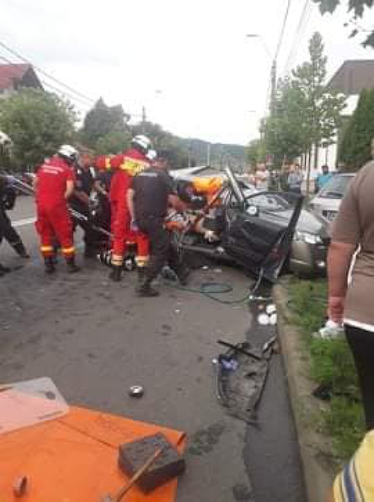 Accident cumplit, în Baia Mare! Un mort, după ce mașina i-a fost pur și simplu spulberată