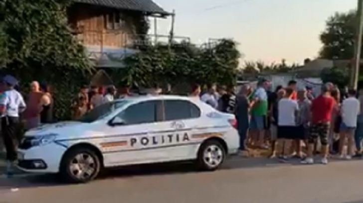 Poliţiştii din Caracal au devenit recent extrem de prompţi: amendează oamenii de la casa ucigaşului