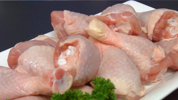 Pericol în farfurie: carne de pui injectată cu OTRAVĂ, în magazinele din țară