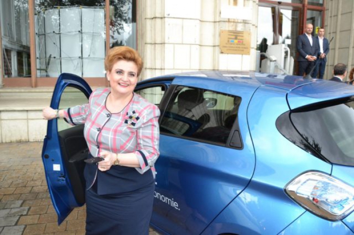 În prag de demisie, Grațiela Gavrilescu și-a adus aminte de taxa auto 