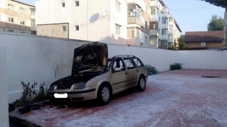 Ordin de protecție pentru un preot care a dat foc la mașina nevestei. Ce a declanșat conflictul