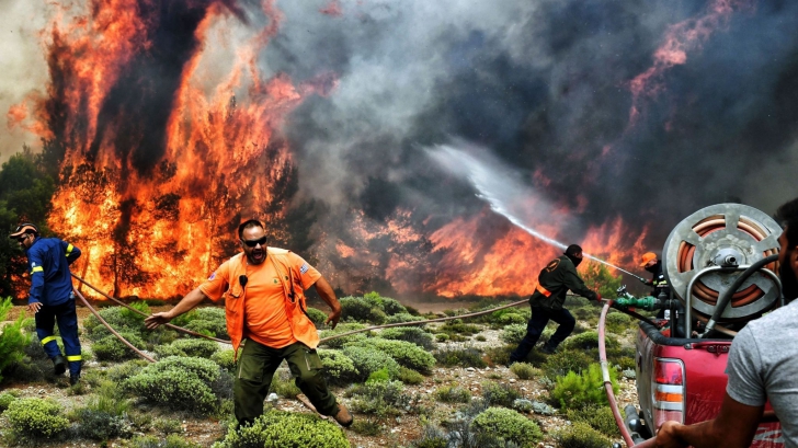 Cod roșu de incendii în Grecia