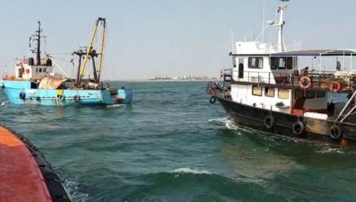 Alertă pe Marea Neagră! Pescador, în pericol să se scufunde VIDEO 
