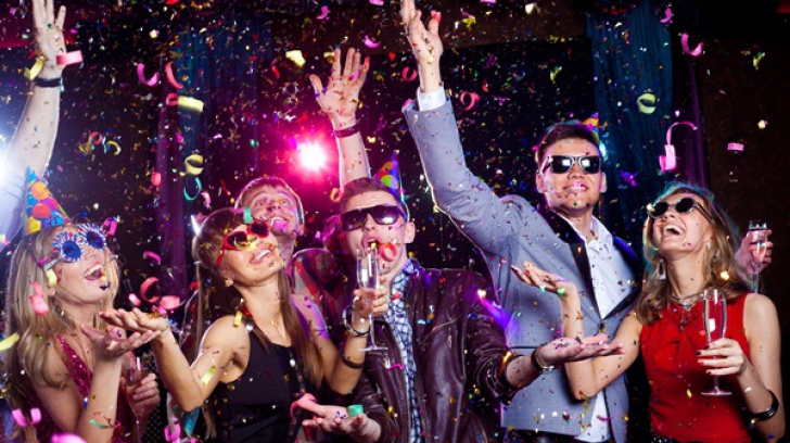 Specialiștii au identificat un beneficiu nesperat al petrecerilor pentru psihicul oamenilor