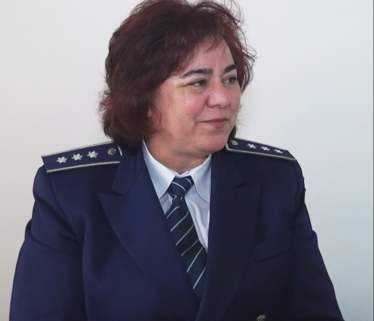 Iese la pensie şi soţia fostului şef al Poliţiei Caracal, urmând exemplul soţului