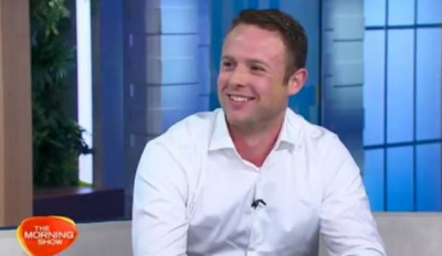 Acest bărbat cere mii de dolari pentru sex, dar oferă ceva ieşit din comun. Femeile se bat pe el!