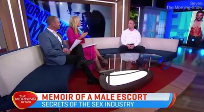 Acest bărbat cere mii de dolari pentru sex, dar oferă ceva ieşit din comun. Femeile se bat pe el!