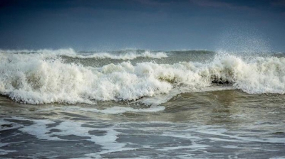 Bărbatul care a dispărut în mare după salvarea eroică a doi copii a fost găsit mort