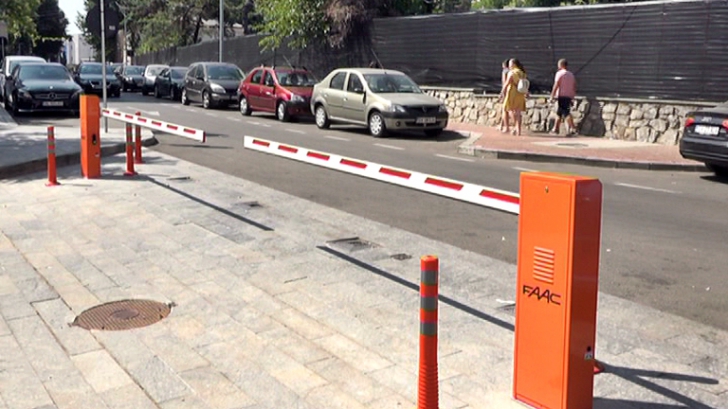 Primăria Suceava a primit o amendă record pentru închiderea unei străzi cu o barieră