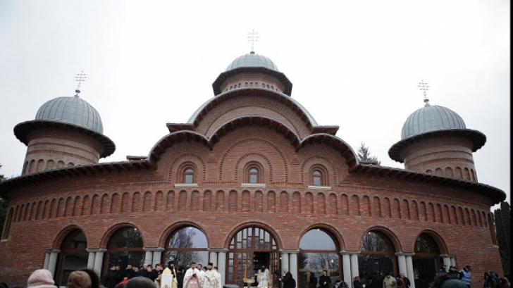 Sicriul cu osemintele Reginei-mamă Elena va ajunge în ţară pe 18 octombrie