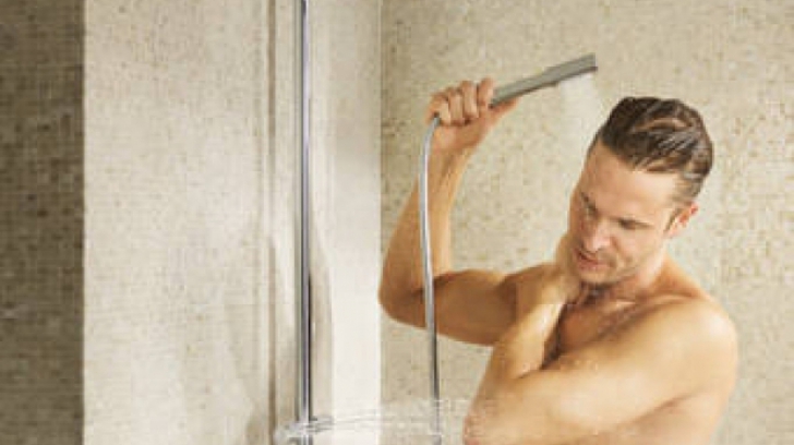 Pericolele pentru sănătate la care te expui în fiecare zi în care faci duș
