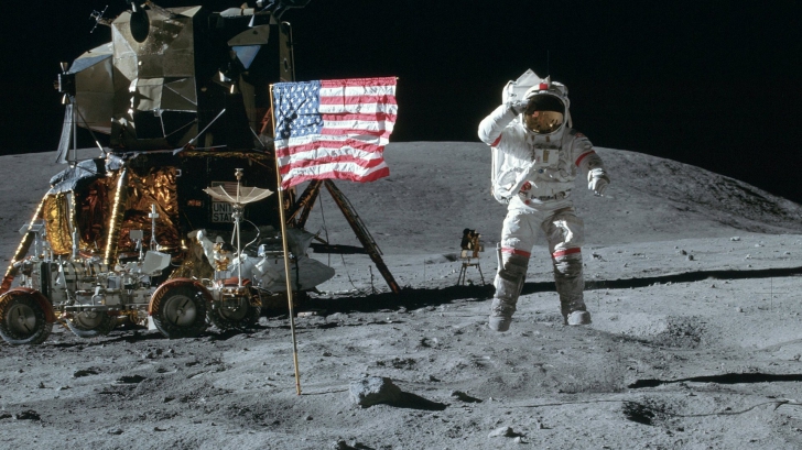 Cum sună câteva dintre cele mai ciudate conspirații despre aterizarea pe Lună