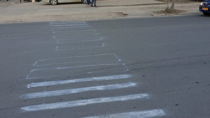 Au desenat cu creta o trecere pentru pietoni pe o stradă din Ploiești. Șoc! Ce a urmat?