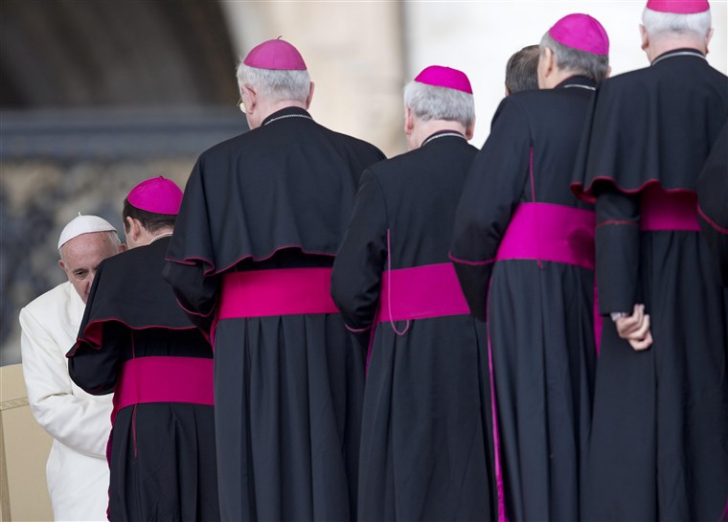 Premieră la Vatican: Preoți implicați într-un caz de abuz sexual, cercetați în instanță