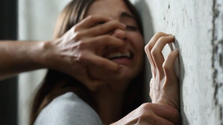 Un nou caz șocant în România: Adolescentă violată, la scurt timp după ce a sunat la 112