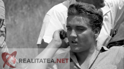 Elvis Presley, cand avea 26 de ani. Imagine scanata de pe negativul original