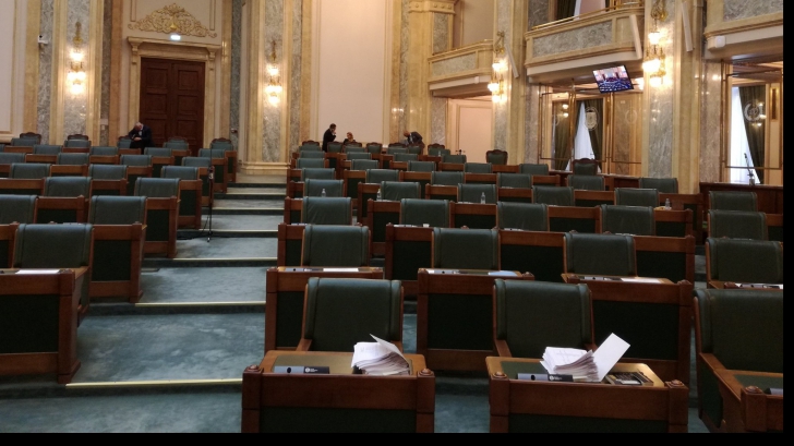 Moțiunea are șanse să treacă! PSD a părăsit plenul Senatului după ce mai multe legi au fost respinse