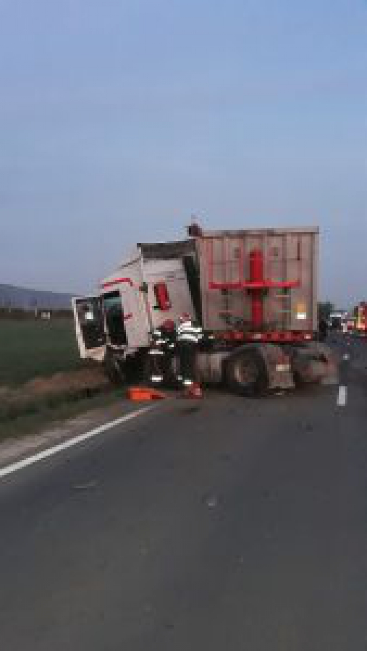 Accident mortal, în jud. Bacău. Înainte de impactul fatal, victima își mutilase soția cu acid