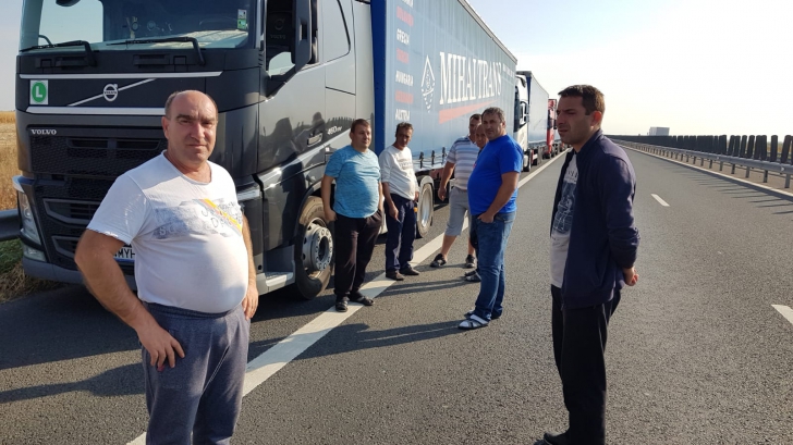 Coloană de camioane de circa 6 km în punctul de trecere a frontierei de pe autostrada Nădlac-Arad