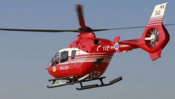 Bebeluș transportat în stare critică cu elicopterul la Cluj