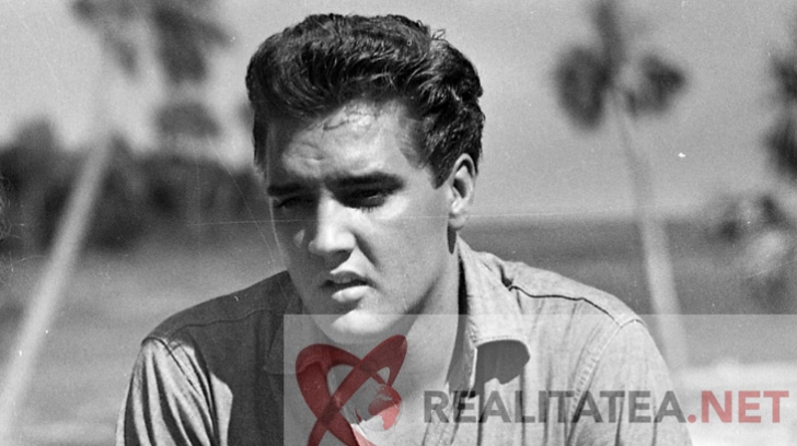 Elvis Presley, cand avea 26 de ani. Imagine scanata de pe negativul original