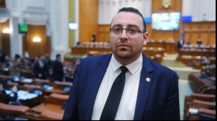Alți doi deputați au părăsit barca PSD înainte de moțiune
