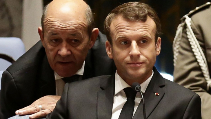 Ministrul francez de Externe Jean-Yves Le Drian, alături de Emmanuel Macron 